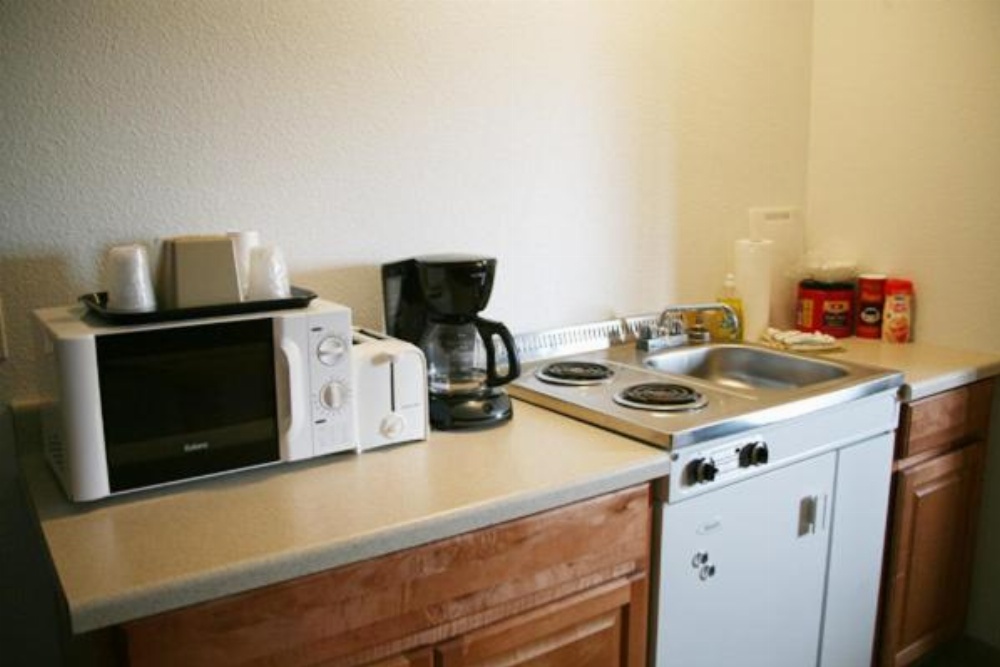 Ponderosa Motel Image 11