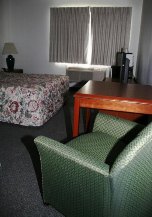 Ponderosa Motel image 9